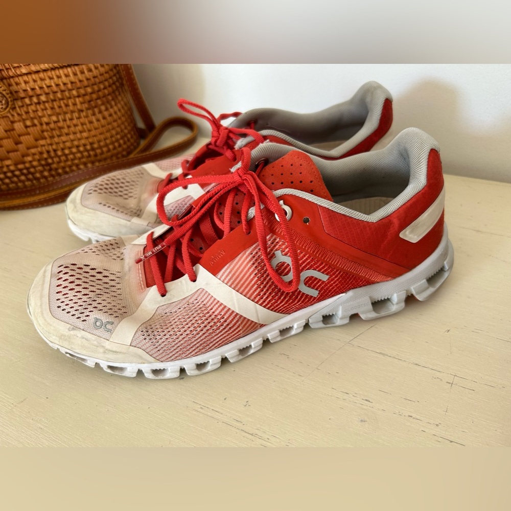 5/$20
 ☁️ On Clouds Women’s Size 6